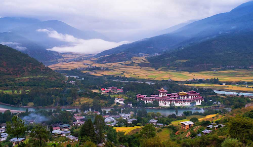 Visit the old Bhutan capital, Punakha Valley