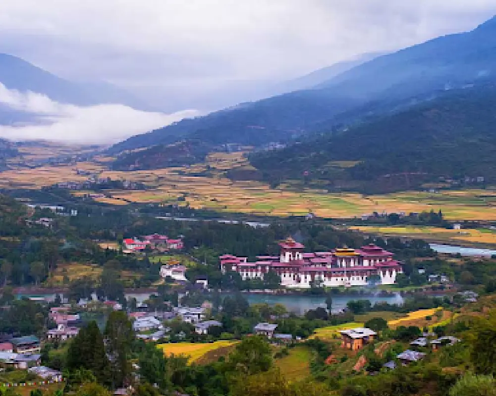 Visit the old Bhutan capital, Punakha Valley
